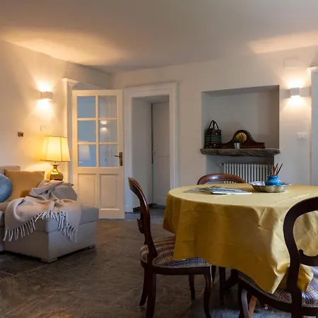 Manor House Apartamento Aosta