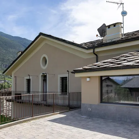 Manor House Apartment