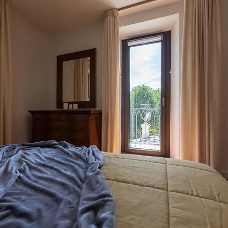 Apartment Manor House
